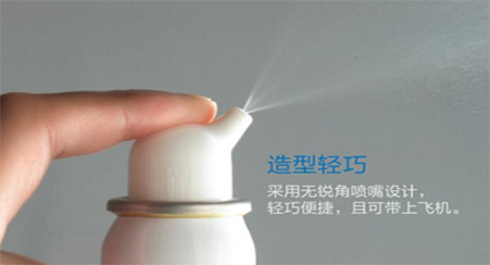   清洗鼻腔不一定非要去医疗机构，可常备生理性海水鼻腔喷雾器